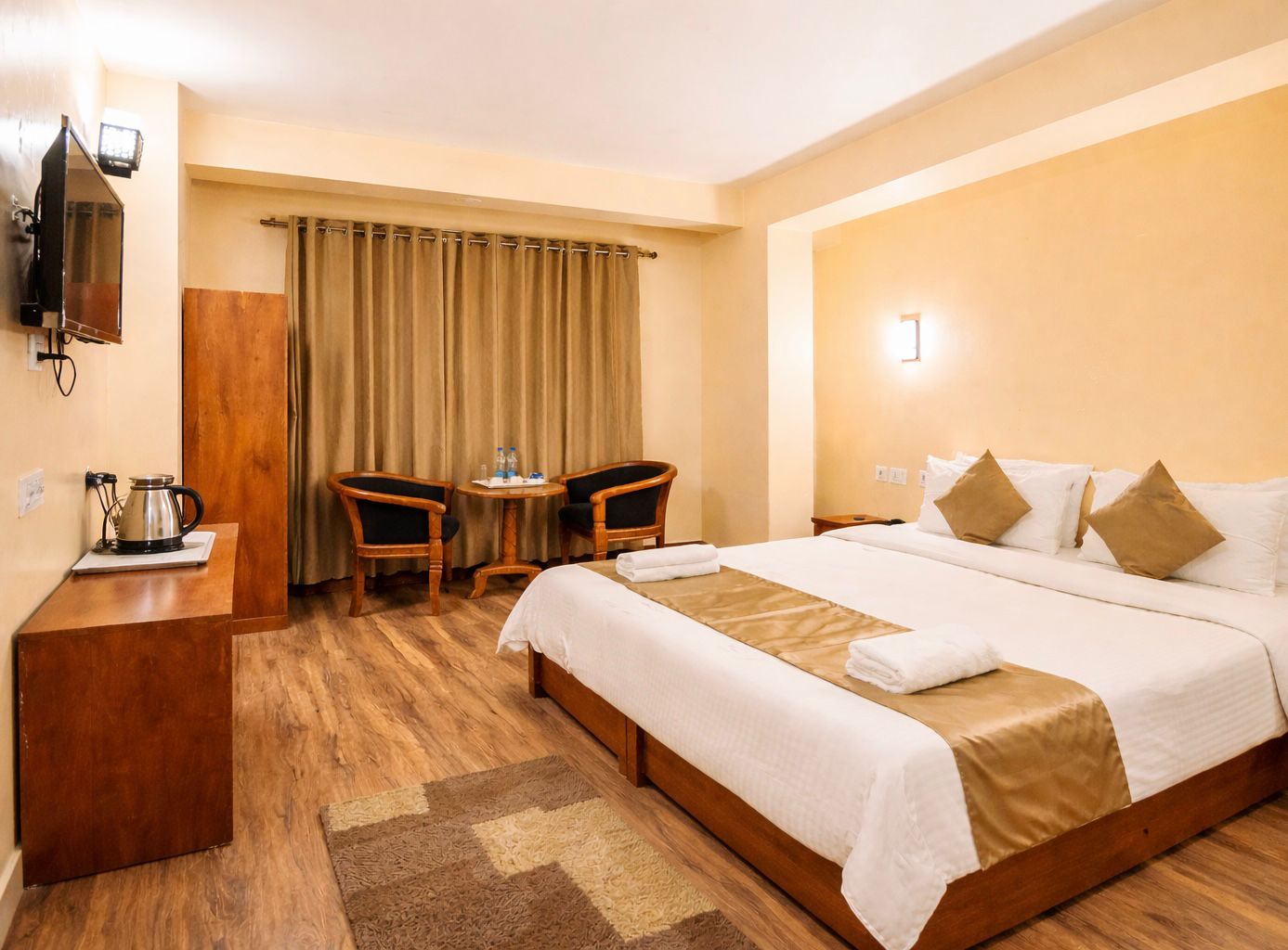 Deluxe Room - Common View Area